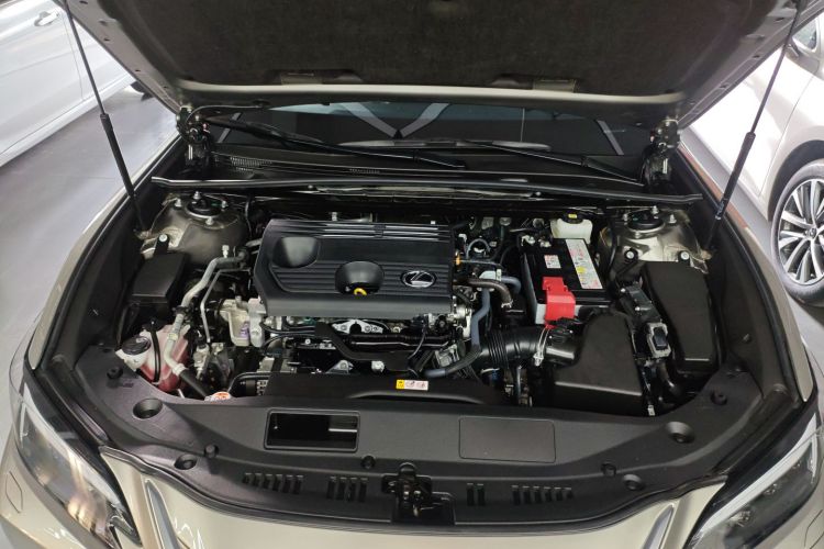 雷克萨斯ES 2025款 200 臻享版机舱底盘24