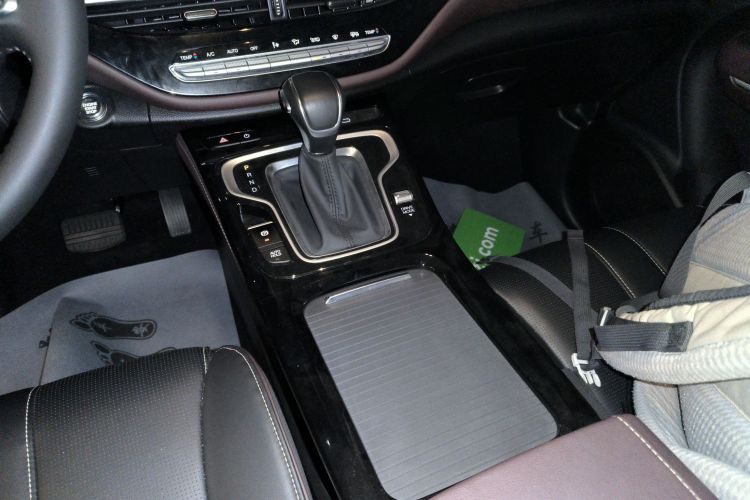 广汽传祺 传祺M6 2023款 PRO 270T DCT尊享版中控内饰18