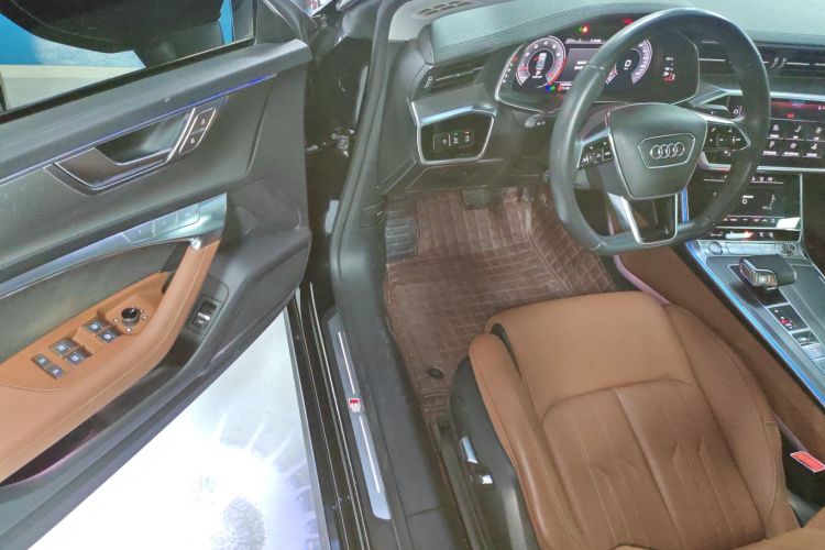 奥迪A7 2019款 55 TFSI quattro 动感型中控内饰7003