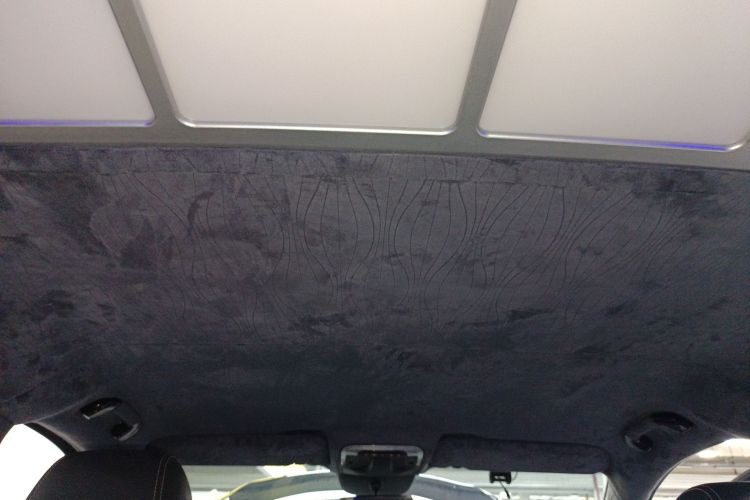 奔驰 威霆 2020款 2.0T 商务版 7座中控内饰22