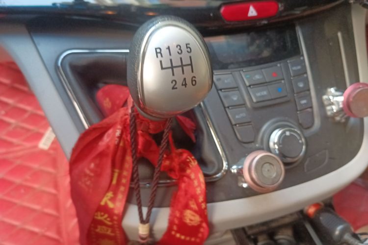 江汽集团 瑞风M5 2017款 1.9T 柴油手动商务版中控内饰18