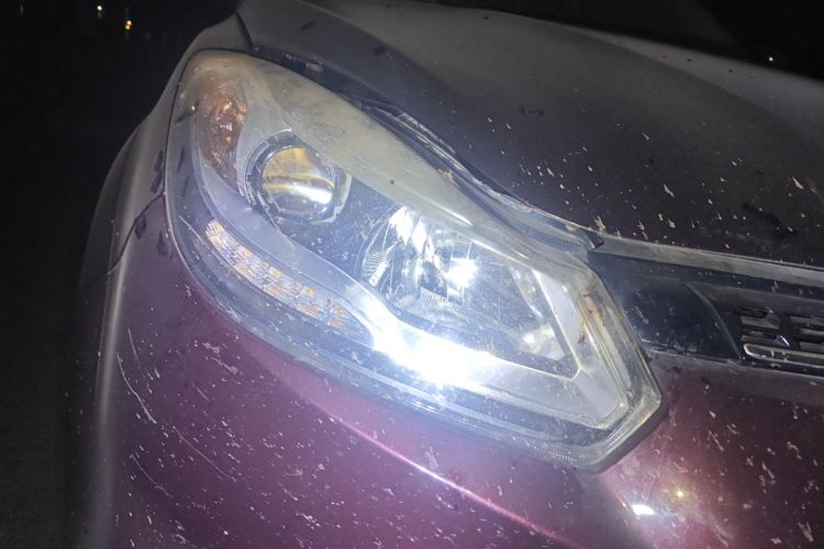 江铃 驭胜S350 2017款 2.0T 手动两驱柴油豪华天窗版5座车身外观8