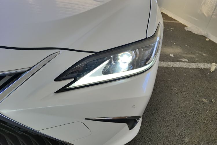 雷克萨斯ES 2020款 200 卓越版局部细节36