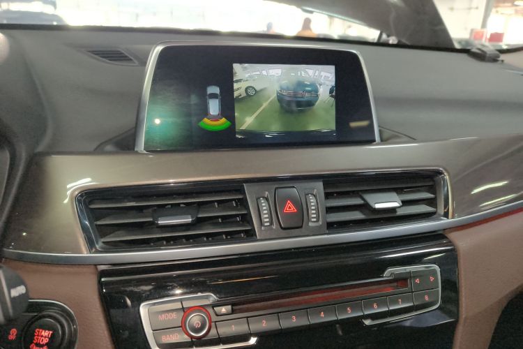 宝马X1 2018款 xDrive20Li 尊享型中控内饰16