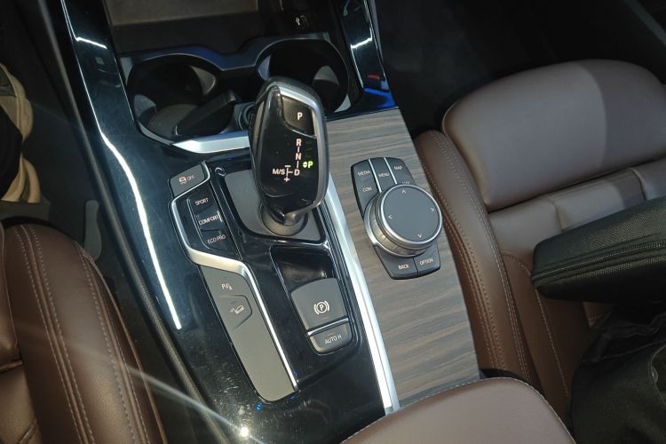 宝马X3 2020款  xDrive28i M运动套装中控内饰18