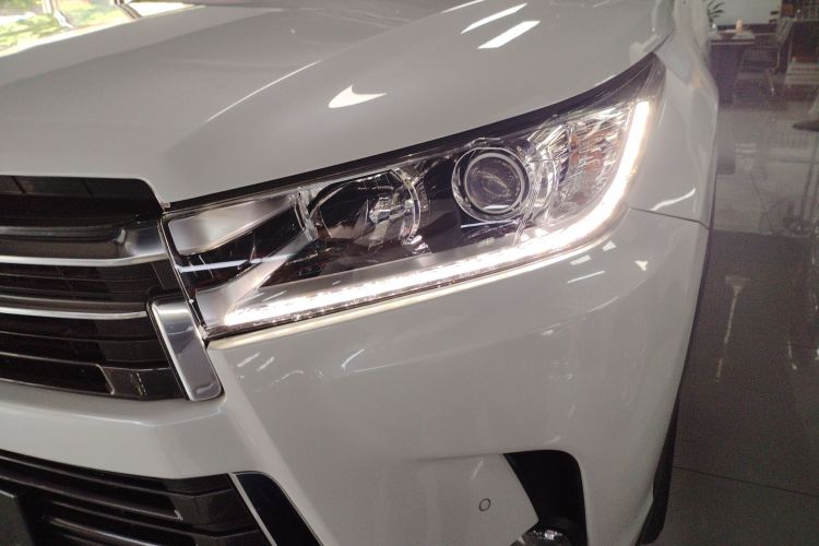 丰田 汉兰达 2018款 2.0T 四驱尊贵版 7座 国VI局部细节36