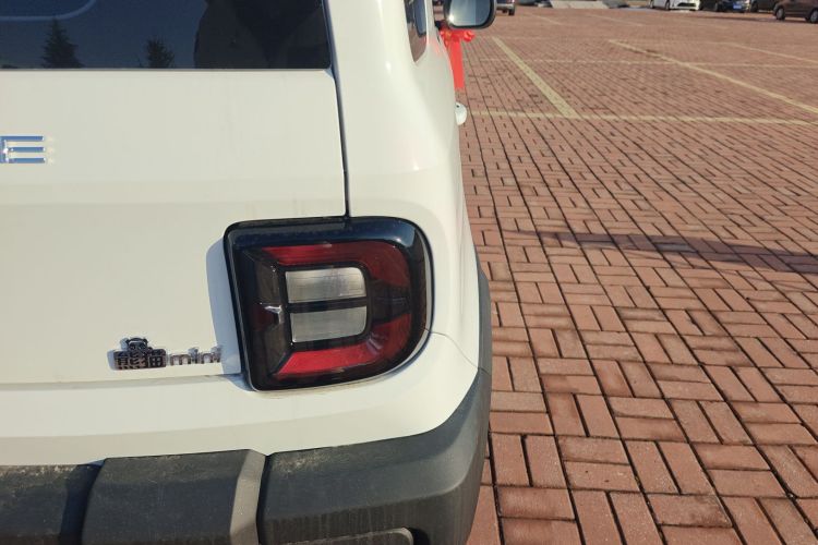 吉利银河 2025款 210km 熊猫骑士车身外观9