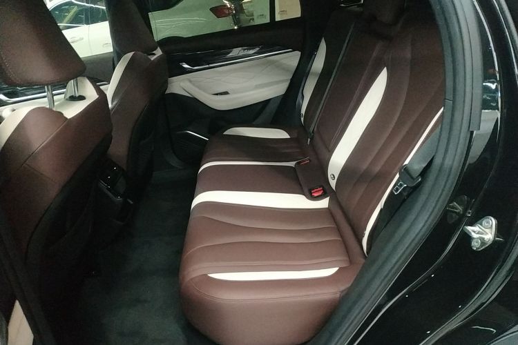 吉利汽车 星越L 2021款 2.0TD DCT EVO两驱智尊型中控内饰7004