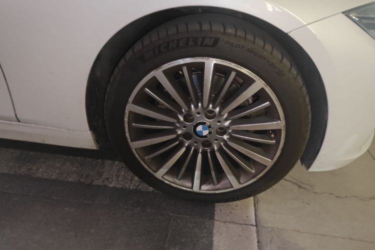 宝马3系 2019款 320Li 时尚型车身外观10