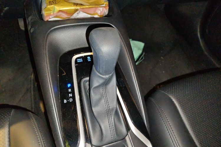 丰田 雷凌 2022款 双擎 1.8H E-CVT豪华版中控内饰18