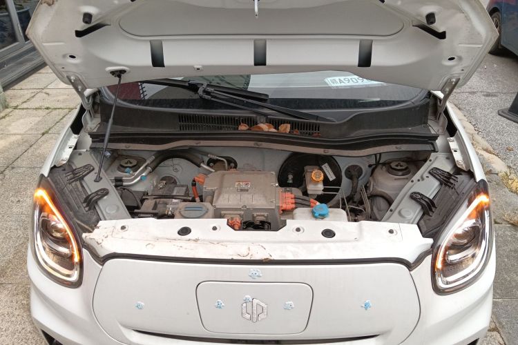 零跑汽车 零跑T03 2022款 皓玉版机舱底盘24