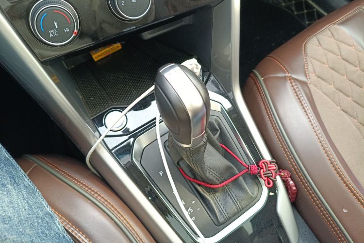 大众 T-ROC探歌 2022款 280TSI DSG两驱精英PLUS中控内饰18