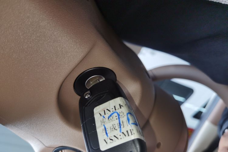 五菱汽车 宏光MINIEV 2025款 四门版 进阶款中控内饰11