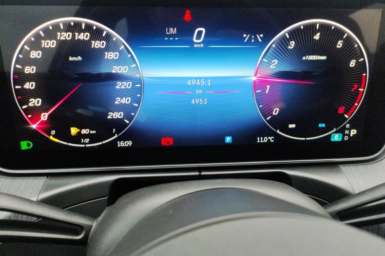 奔驰C级 2024款 改款 C 200 L 运动版中控内饰15