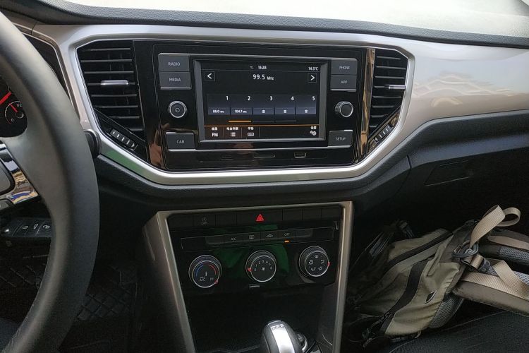 大众 T-ROC探歌 2020款 230TSI DSG两驱进取型中控内饰16