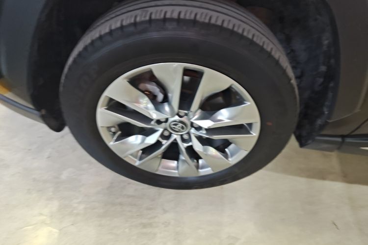 丰田 威兰达 2022款 2.0L CVT两驱豪华PLUS版车身外观6007