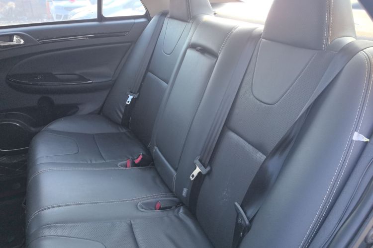 比亚迪 速锐 2014款 1.5TID 自动豪华型中控内饰21