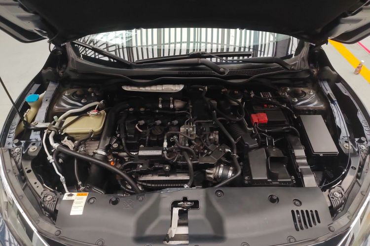 本田 思域 2016款 180TURBO CVT舒适版机舱底盘24