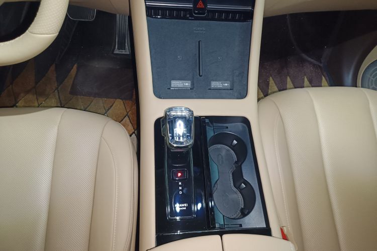 鸿蒙智行 问界M7 2024款 1.5T 后驱Plus版 6座中控内饰18