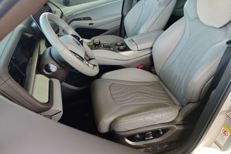 腾势N7 2023款 长续航性能版中控内饰19