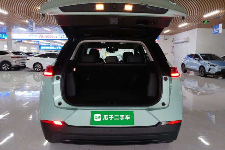 埃安 AION V 2021款 Plus 80 智享科技版 三元锂机舱底盘23