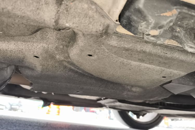 奔驰E级 2015款 改款 E 260 L 运动型局部细节9001