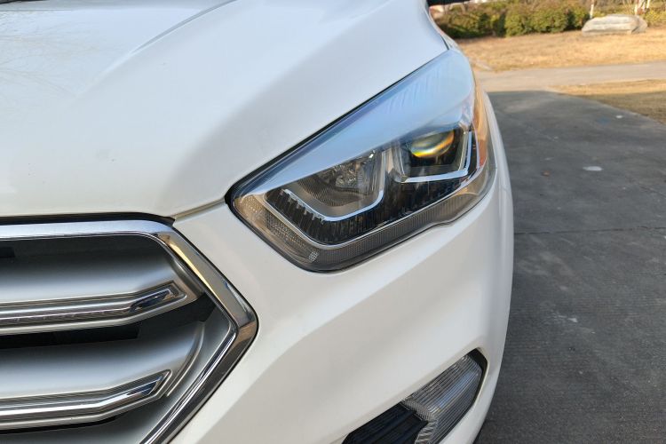 福特 翼虎 2018款 EcoBoost 180 两驱铂翼型局部细节36