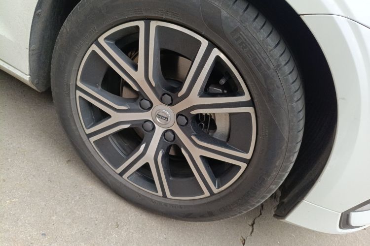 沃尔沃S60 2023款 B4 智逸豪华版车身外观6007