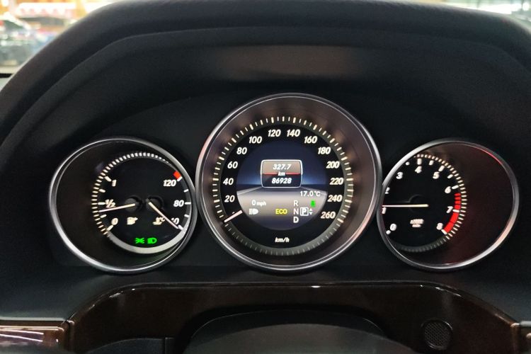 奔驰E级 2014款 E 260 L 豪华型局部细节14