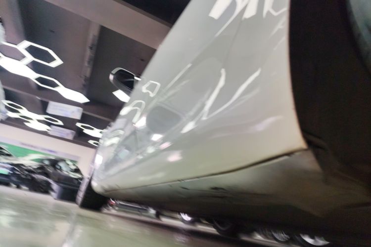 特斯拉 Model 3 2021款 Performance高性能全轮驱动版局部细节9002