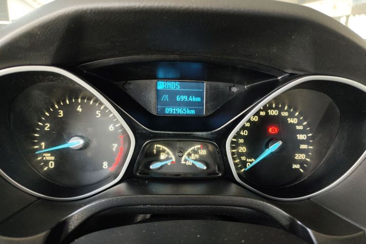 福特 福克斯 2017款 两厢 1.6L 自动舒适型智行版中控内饰14