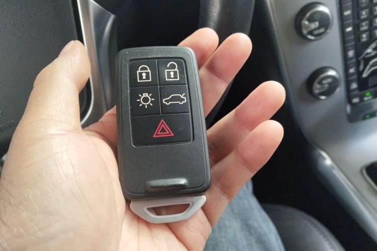 沃尔沃V40 2019款 T3 智雅版中控内饰11