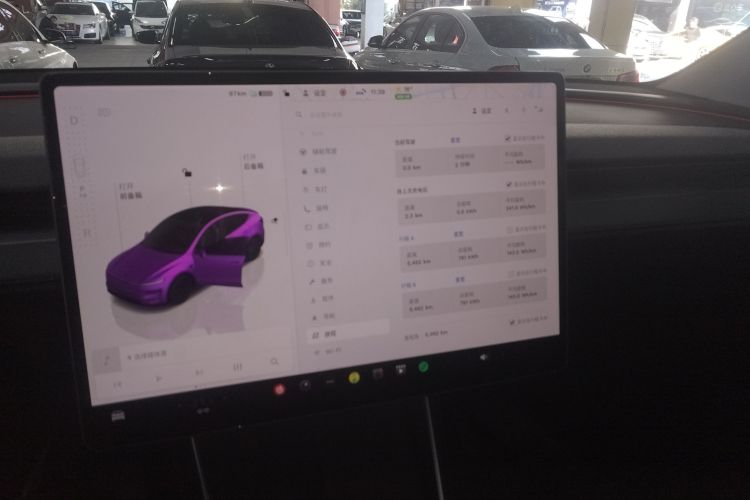 特斯拉 Model Y 2025款 后轮驱动版中控内饰16