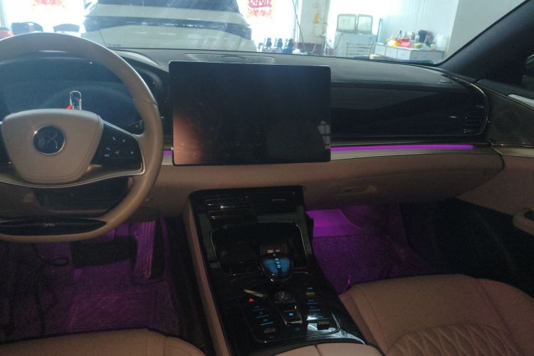 比亚迪 汉 2024款 DM-i 荣耀版 121KM 尊荣型中控内饰16