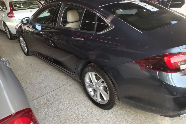 别克 君威 2020款 552T 精英型车身外观4