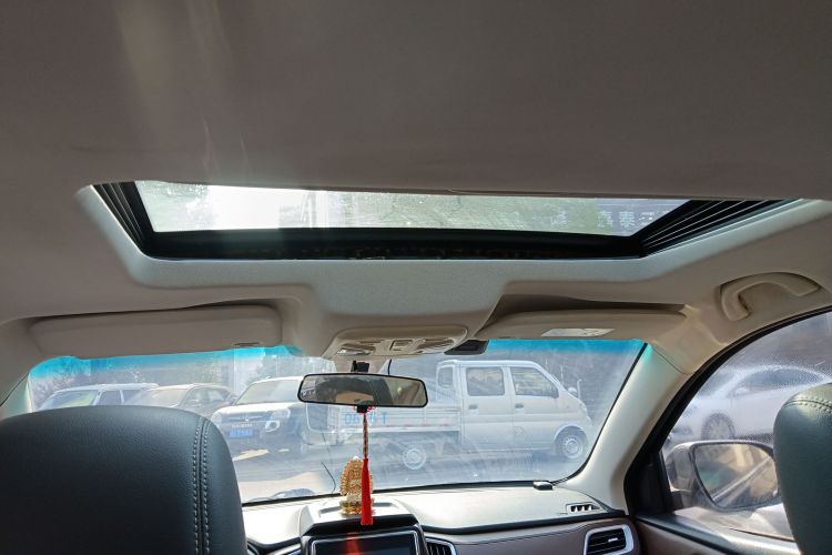 SWM斯威汽车 SWM斯威X7 2017款 1.5T 自动智享型 7座中控内饰22