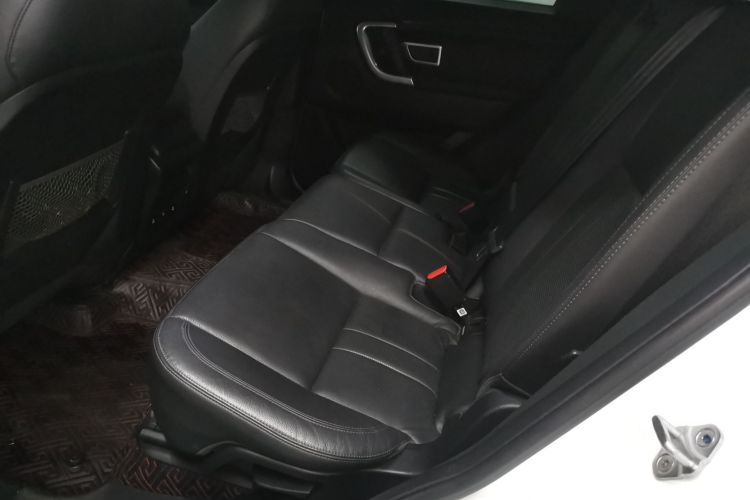 路虎 发现神行 2018款 240PS HSE版中控内饰7007