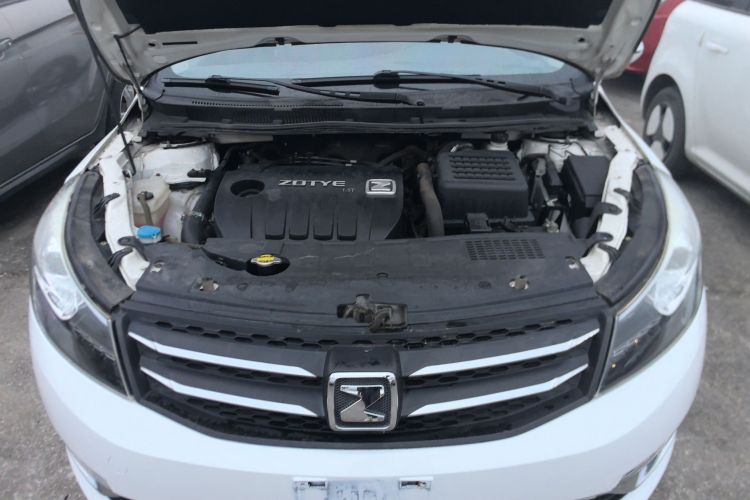 众泰Z500 2015款 1.5T 手动尊贵型机舱底盘24