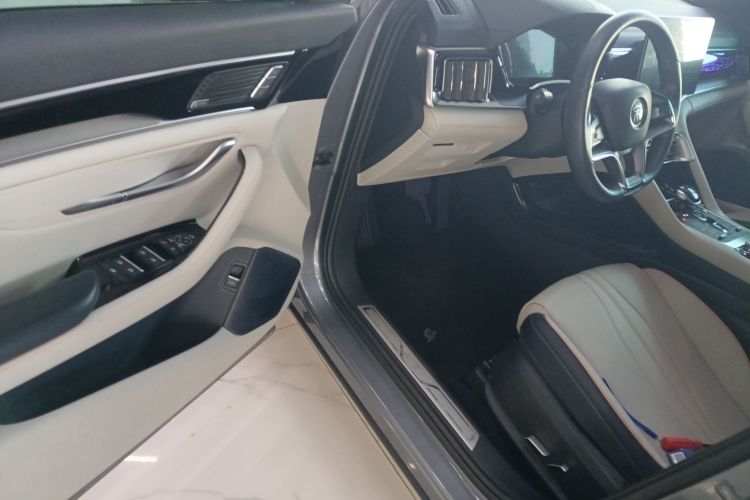 比亚迪 宋PLUS新能源 2021款 EV 旗舰型中控内饰20