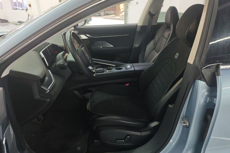 极氪001 2021款 超长续航单电机 WE版中控内饰19