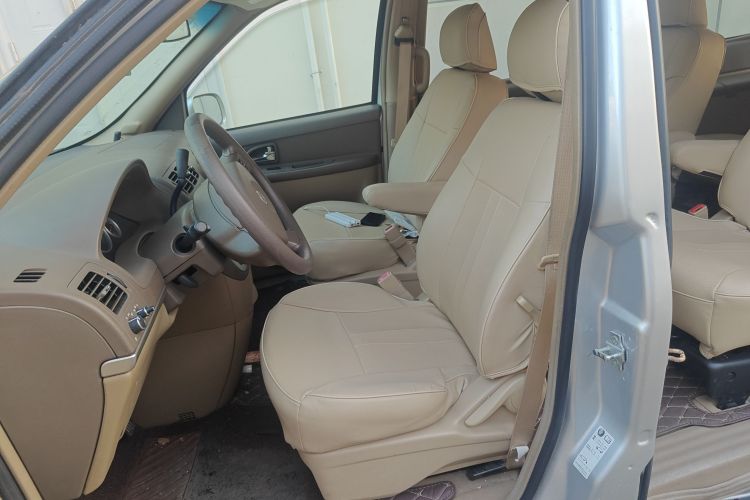 别克GL8 2014款 2.4L 经典版局部细节19