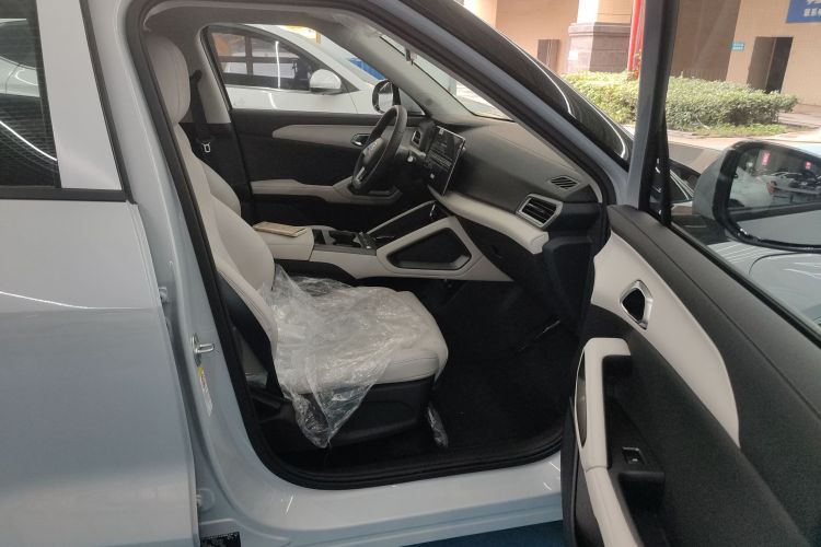 比亚迪 元UP 2025款 智驾版 401KM 活力版局部细节41