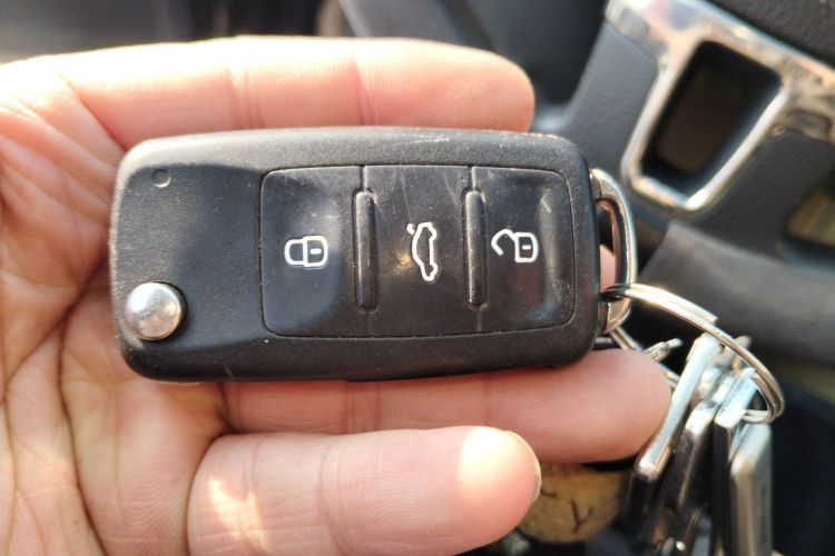 大众 朗逸 2013款 改款经典 1.6L 手动舒适版中控内饰11