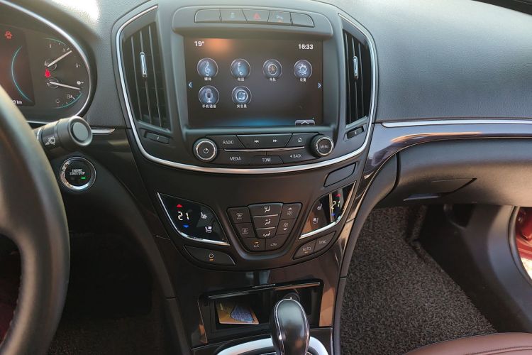 别克 君威 2014款 2.4L SIDI豪华时尚型中控内饰16