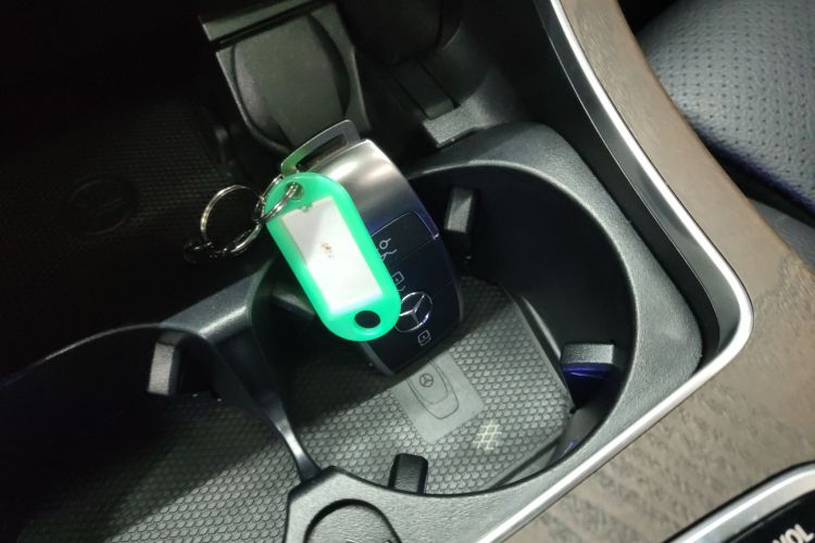 奔驰GLC 2022款 改款 GLC 260 L 4MATIC 豪华型中控内饰11