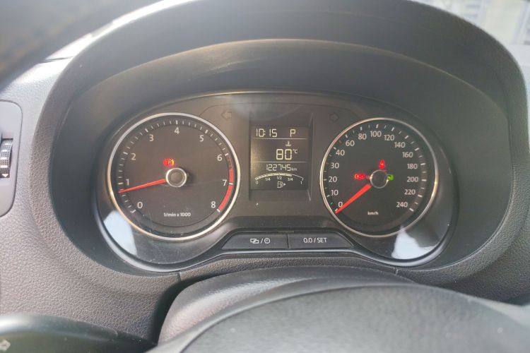 大众 Polo 2014款 1.4L 自动舒适版中控内饰14