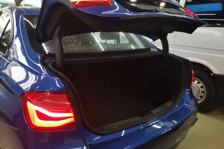 宝马3系 2017款 330Li M运动型机舱底盘23