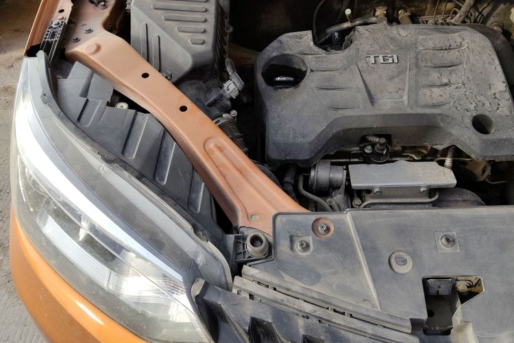 名爵 锐腾 2015款 1.5TGI TST豪华版机舱底盘25