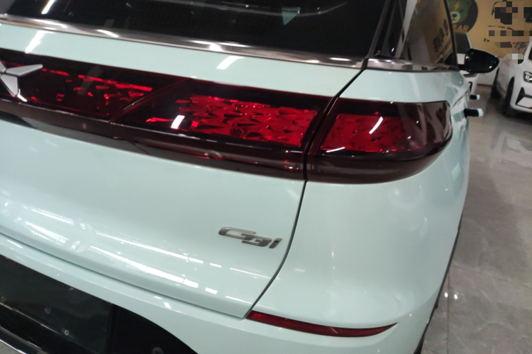 小鹏G3 2021款 G3i 460N车身外观9