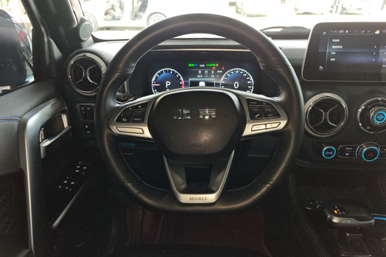 北京越野 北京BJ40 2020款 2.0T 自动四驱城市猎人版侠客型中控内饰13